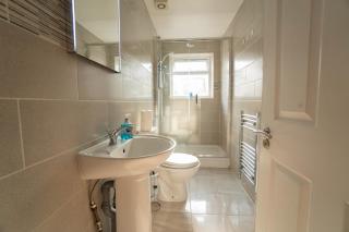 Free Parking 6 Beds Fully Equipped Home Favourite by Contractors & Groups - Earley - 8