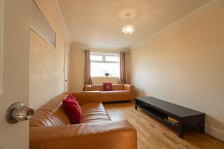 Free Parking 6 Beds Fully Equipped Home Favourite by Contractors & Groups - Earley - 6