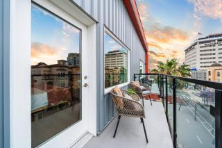 King Bed + Fire Pit | Top Floor w/ Epic Views - San Diego - 6