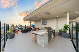 King Bed + Fire Pit | Top Floor w/ Epic Views - San Diego - 5