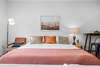 King Bed + Fire Pit | Top Floor w/ Epic Views - 9