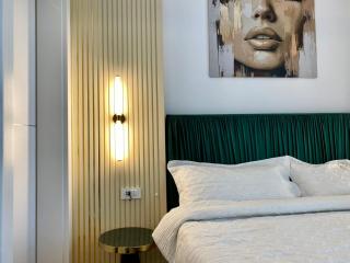 Onix Aparthotel Axxis Frontal View - 9