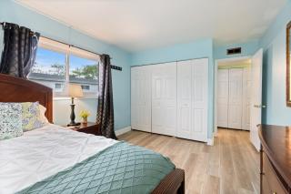 The Ultimate Escape. Unpack, Relax, Enjoy!Sleeps14 - Elmhurst - 6