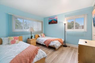 The Ultimate Escape. Unpack, Relax, Enjoy!Sleeps14 - Elmhurst - 5