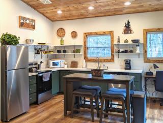 The Perfect Pair, Cozy Cottage Lakeside & Hillside Hangout for Large Groups - Pinetop-Lakeside - 7
