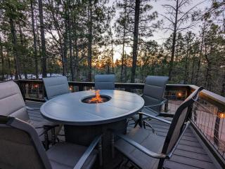 The Perfect Pair, Cozy Cottage Lakeside & Hillside Hangout for Large Groups - Pinetop-Lakeside - 3