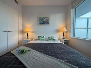 Brand New Luxurious CF centre 1B1B - Richmond - 8