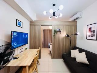 1BR Condotel with Balcony at FAME Residences #FM19-1 - 1