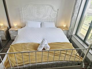 Creative Quarter Living 1BR Flat at Paintworks - Bristol - 0