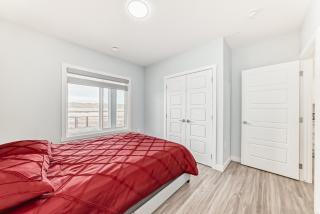 2 Beds, 1 bath Walkout Basement - 6