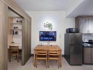 1BR Condotel with Balcony at FAME Residences #FM22-1 - Manila - 8