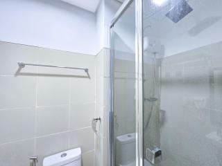 1BR Condotel with Balcony at FAME Residences #FM23-1 - Manila - 8