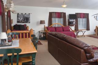 Alaska's Harvest Bed and Breakfast and Luxury Log Cabin - Palmer - 5