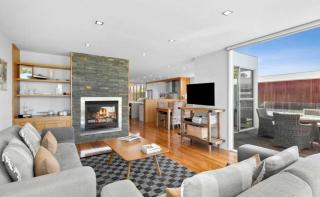 Luxury Retreat with Pool in top location - 6