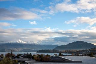 Great Lake View, Very Central, Modern Wanaka House, 3 En-suites - Wanaka - 4