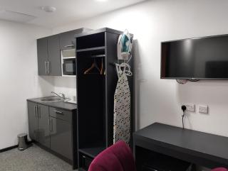 1 Bed Flat - Sleeps 2 - Parking - Wifi - 4