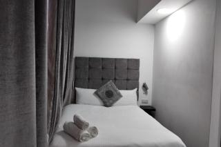 1 Bed Flat - Sleeps 2 - Parking - Wifi - 7