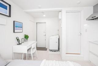 Subway Higashi Shinjuku Station by 5 mins walk Designer's Apart ment - 4