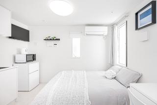 Subway Higashi Shinjuku Station by 5 mins walk Designer's Apart ment - 2