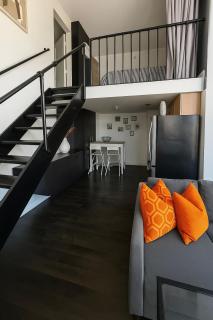 Trendy Downtown Loft - King Bed! - Vancouver - 2
