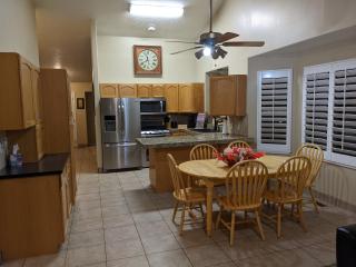 Beautiful Large Residential Home - Layton - 5