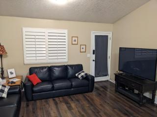 Beautiful Large Residential Home - Layton - 8