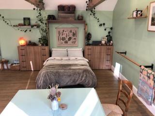 The Sacred Nest Stables - Melbourne - 5