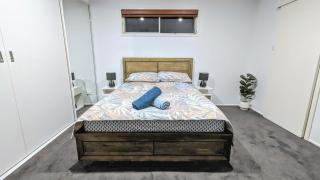 Entire Place Private Luxe 1BR with 1BA 1K 1LR - 0