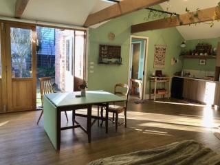 The Sacred Nest Stables - Melbourne - 8