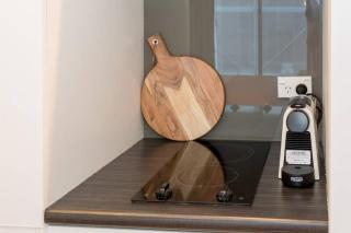Cosy Studio In CDB With Kitchenette - Christchurch - 6
