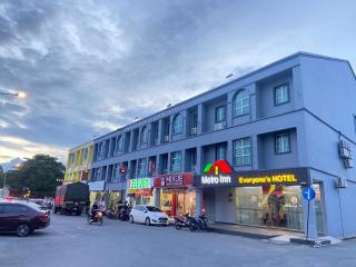 Metroinn Hotel - 3