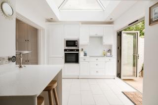Gorgeous Townhouse with Garden & Open Living - Cheltenham - 4