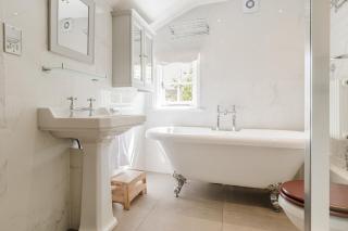 Gorgeous Townhouse with Garden & Open Living - Cheltenham - 3