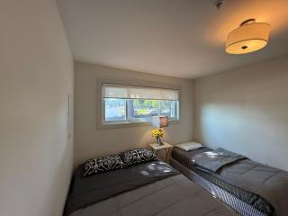 Cosy Room Near Downtown Vancouver- Walk to Science World Skytrain & Waterfront- 525 Malkin Avenue - Vancouver - 1