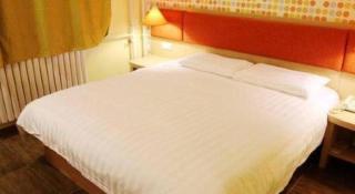 Home Inn-Qingdao Chongqing Zhong Road Licang Walking Street - Qingdao - 4