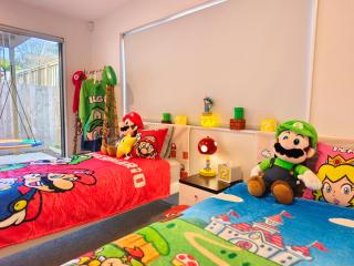 Luxury 4 BR Retreat 4 bath with 3 Master Suites and Kids' Playroom - Auckland - 9