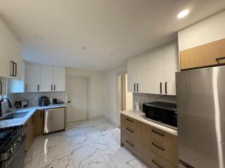 Cosy Room Near Downtown Vancouver- Walk to Science World Skytrain & Waterfront- 525 Malkin Avenue - Vancouver - 5
