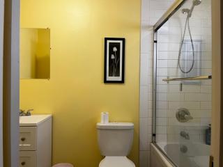 greenview mck sunny room - Calgary - 3