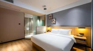 VX Hotel Wuhan Optics Valley Yangjia Bay Metro Station - 5