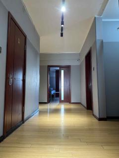 The Long White Apartment - Ulaanbaatar - 9
