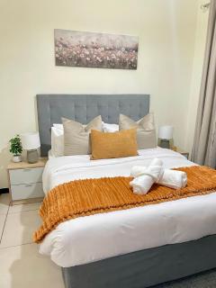 Luxury 1-Bedroom Apartment in Fourways-Sandton with FREE Gym, swimming Pool and Restaurant - Sandton - 7