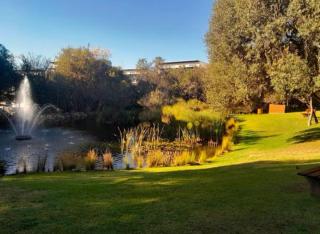 Luxury 1-Bedroom Apartment in Fourways-Sandton with FREE Gym, swimming Pool and Restaurant - Sandton - 8