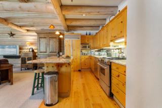 Pine Inn At Trail's End Lodge - Three Bedroom Residence With Spa #3 - 5