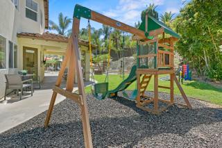 5BR 3BA Tropical Paradise with Pool, Spa, and More - El Cajon - 2