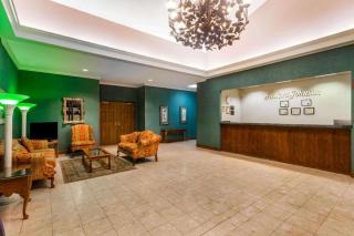 Howard Johnson Hotel & Conference Center by Wyndham Salem - Salem - 7