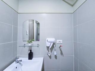 1BR Condotel with Balcony at FAME Residences #FM30-1 - Manila - 7
