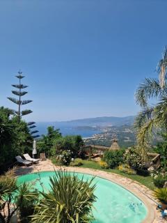 Petit coin de paradis, vue panoramique mer &montagne, piscine privée... - Calcatoggio - 9