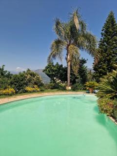 Petit coin de paradis, vue panoramique mer &montagne, piscine privée... - Calcatoggio - 3