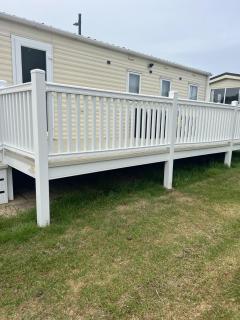 Homely Caravan With Side Decking At Valley Farm Nearby Clacton-On-Sea Ref 46077V - Great Clacton - 0