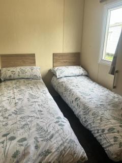 Homely Caravan With Side Decking At Valley Farm Nearby Clacton-On-Sea Ref 46077V - Great Clacton - 4